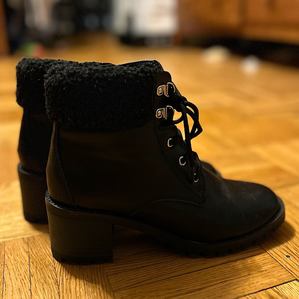 Black Ankle Boots With Faux Fur Ankle Lining W/ Inner Zippers